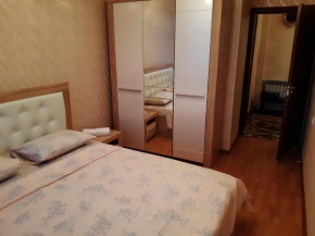 Family Apartment - Isahakyan Street
